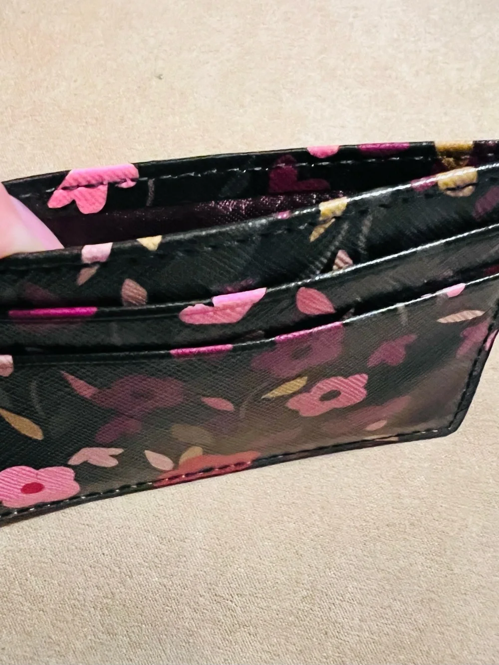 kate spade black floral cardholder with pink & red blooms - Picture 3 of 3